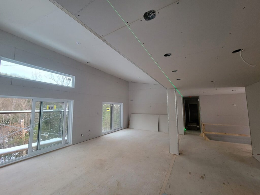 Year-round chalet-style home in Saint-Hippolyte, Laurentians – MSC Construction